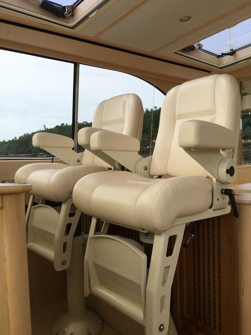 2013 Hinckley Talaria — photo 21