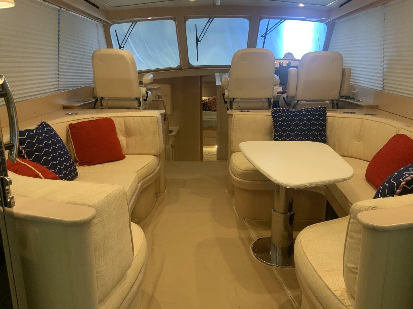 2013 Hinckley Talaria — photo 26