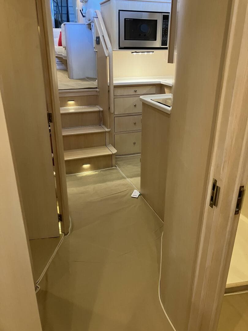 2013 Hinckley Talaria — photo 13