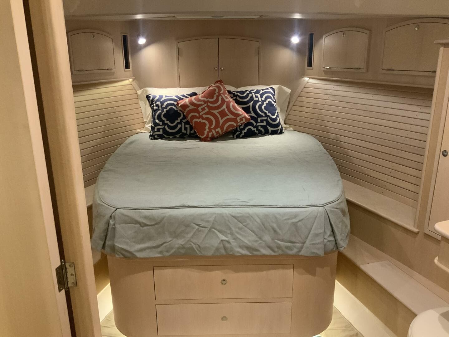 2013 Hinckley Talaria — photo 4