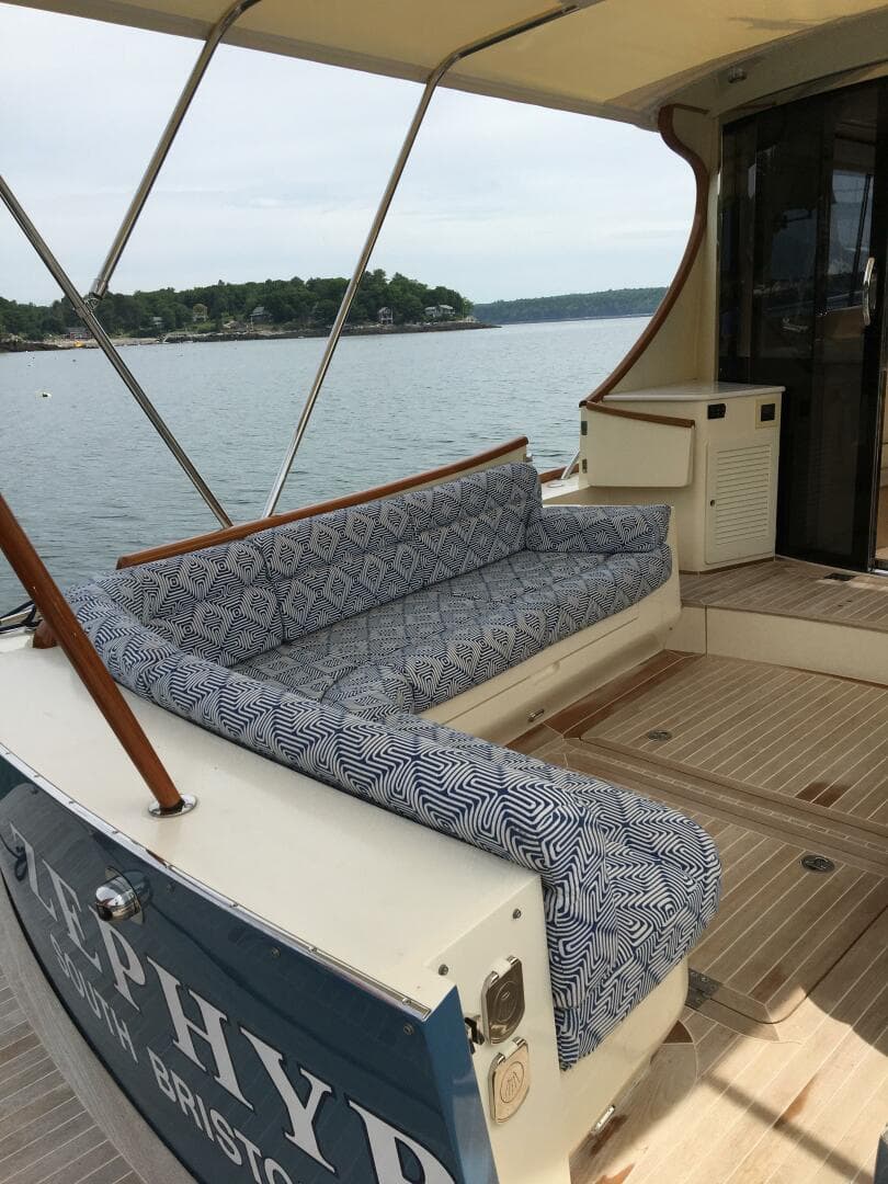 2013 Hinckley Talaria — photo 29