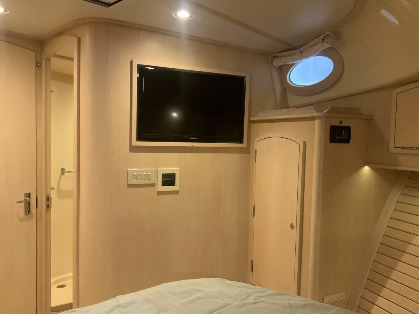 2013 Hinckley Talaria — photo 5