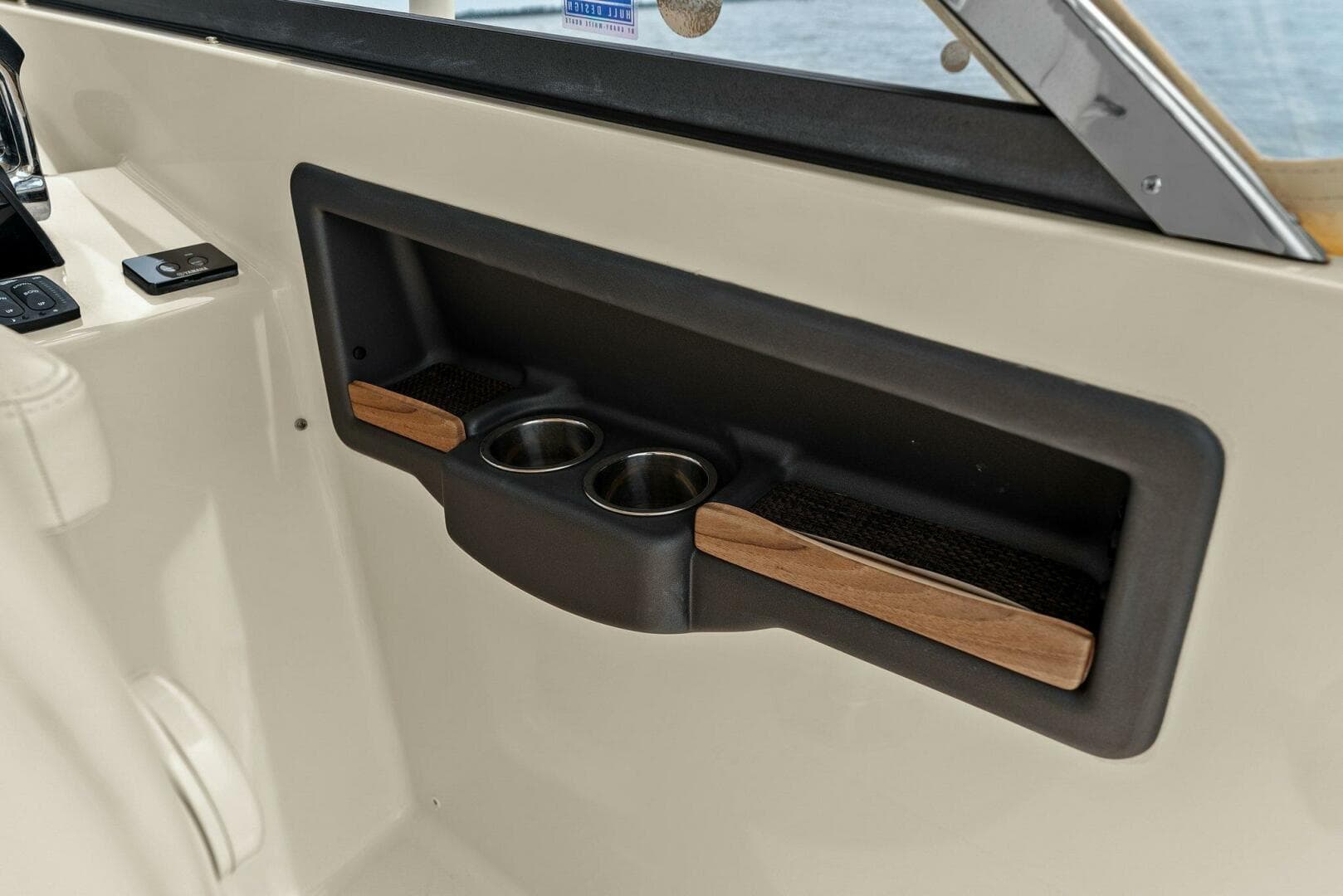 2016 Grady-White Freedom 285 — photo 10