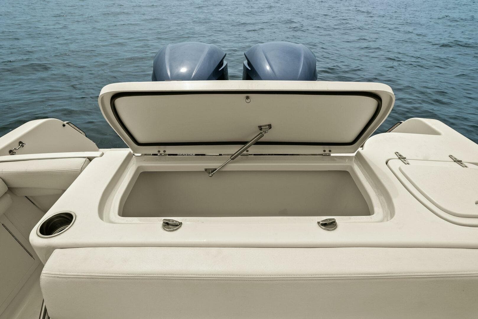 2016 Grady-White Freedom 285 — photo 22