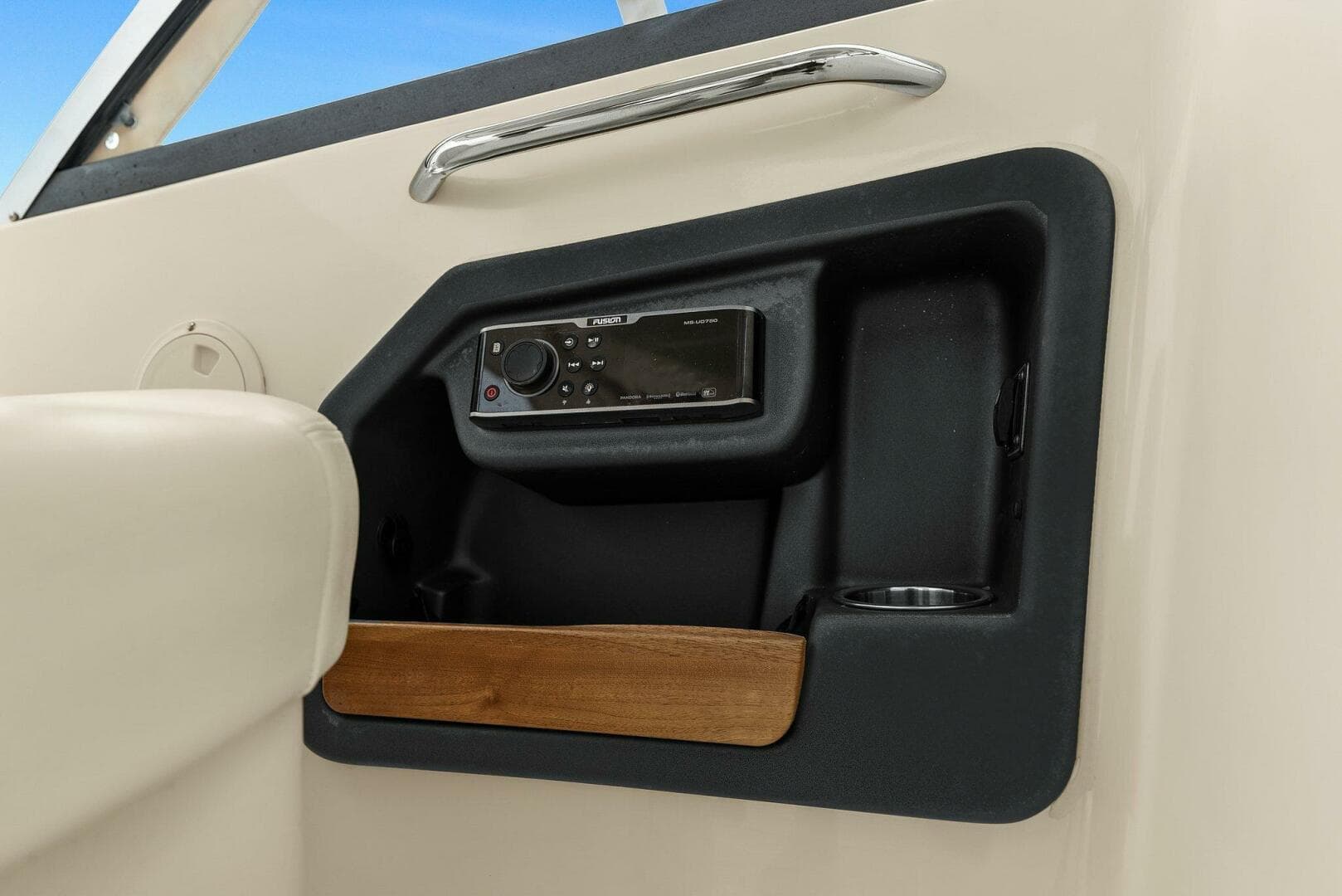 2016 Grady-White Freedom 285 — photo 14