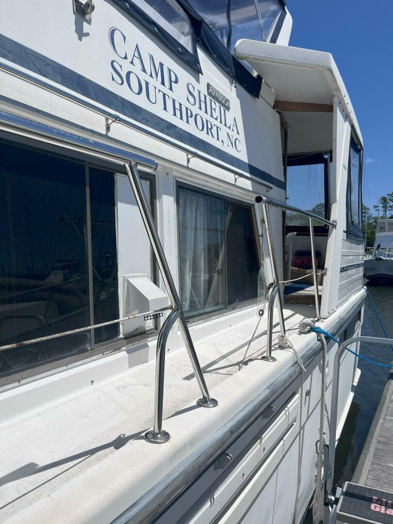 1990 Jefferson 43 Sundeck — photo 7