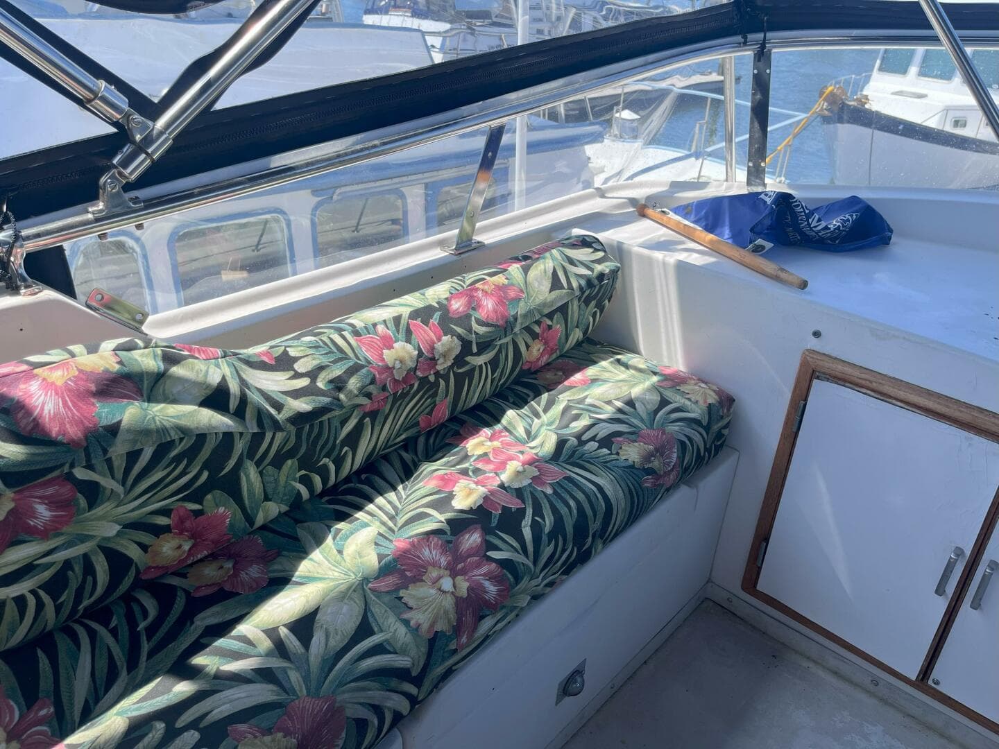 1990 Jefferson 43 Sundeck — photo 19