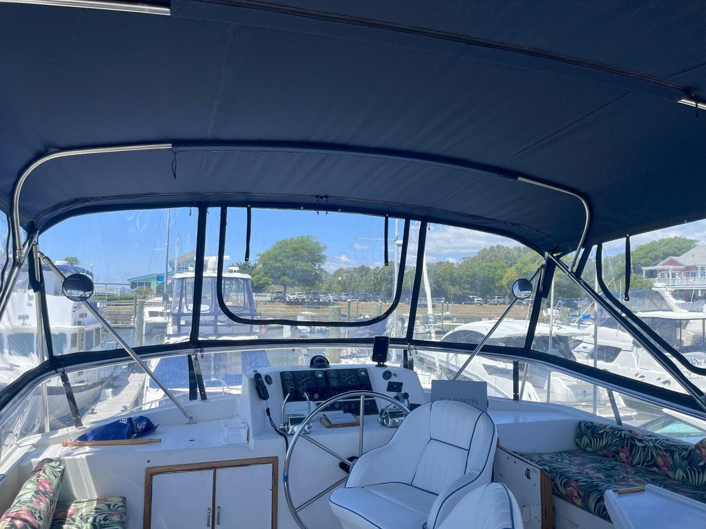 1990 Jefferson 43 Sundeck — photo 13