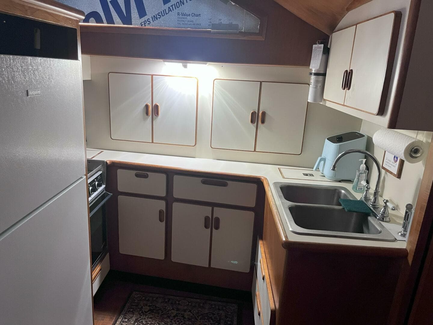 1990 Jefferson 43 Sundeck — photo 26