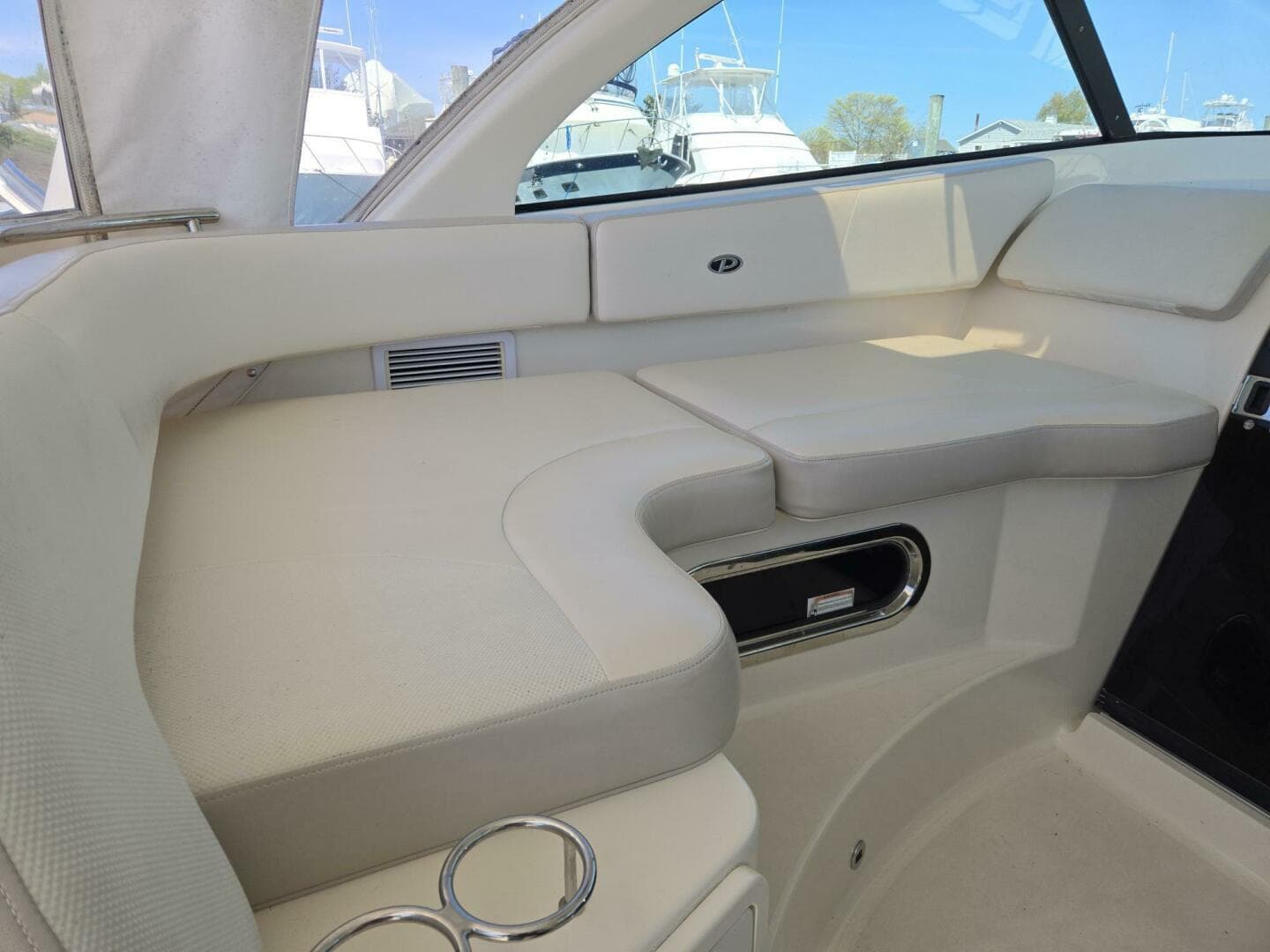 2013 Pursuit 345 Offshore — photo 15