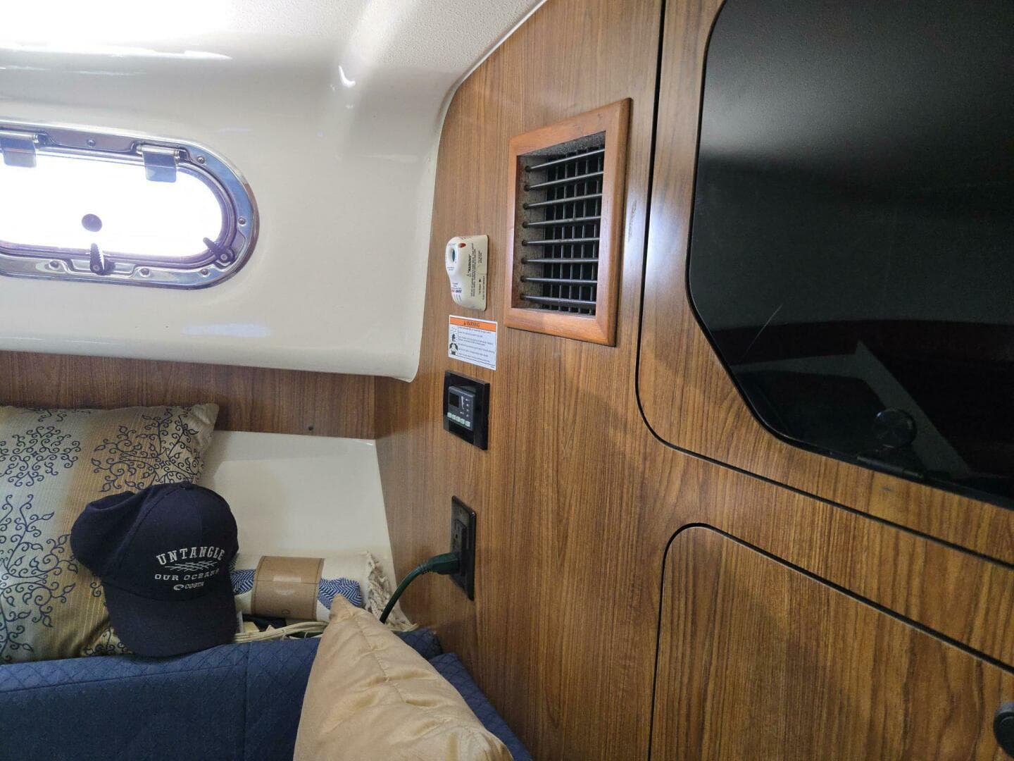 2013 Pursuit 345 Offshore — photo 37