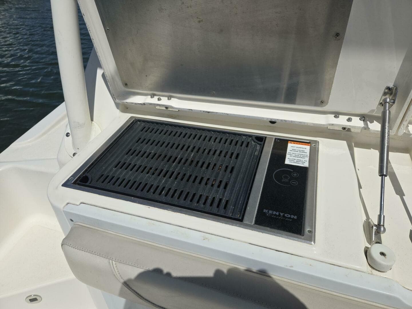 2013 Pursuit 345 Offshore — photo 28