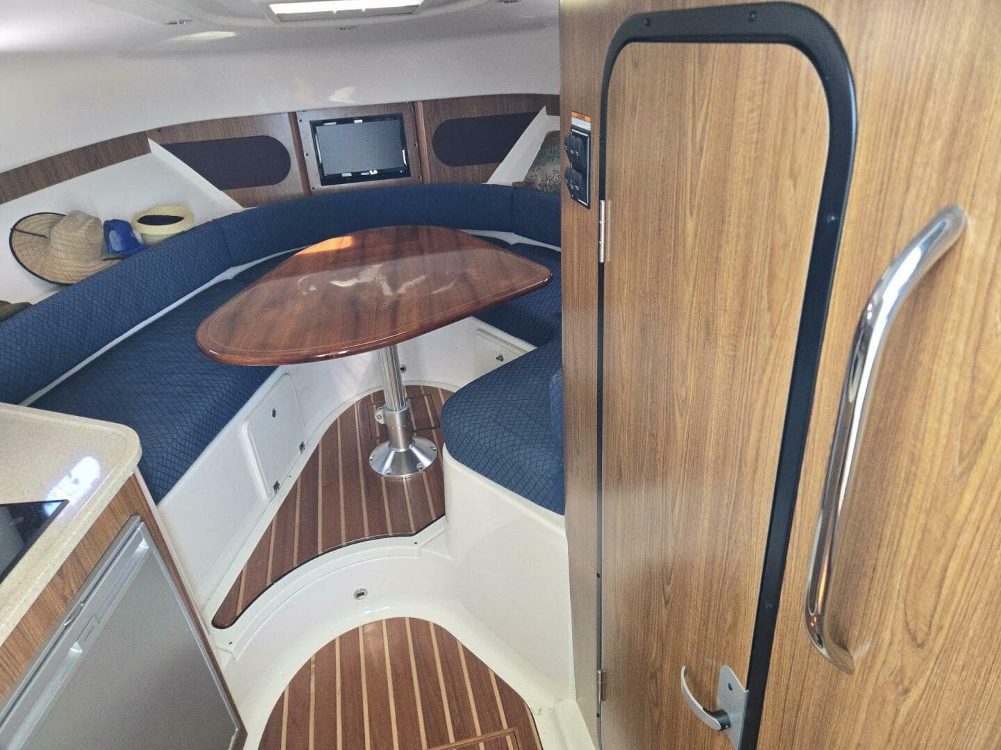 2013 Pursuit 345 Offshore — photo 39