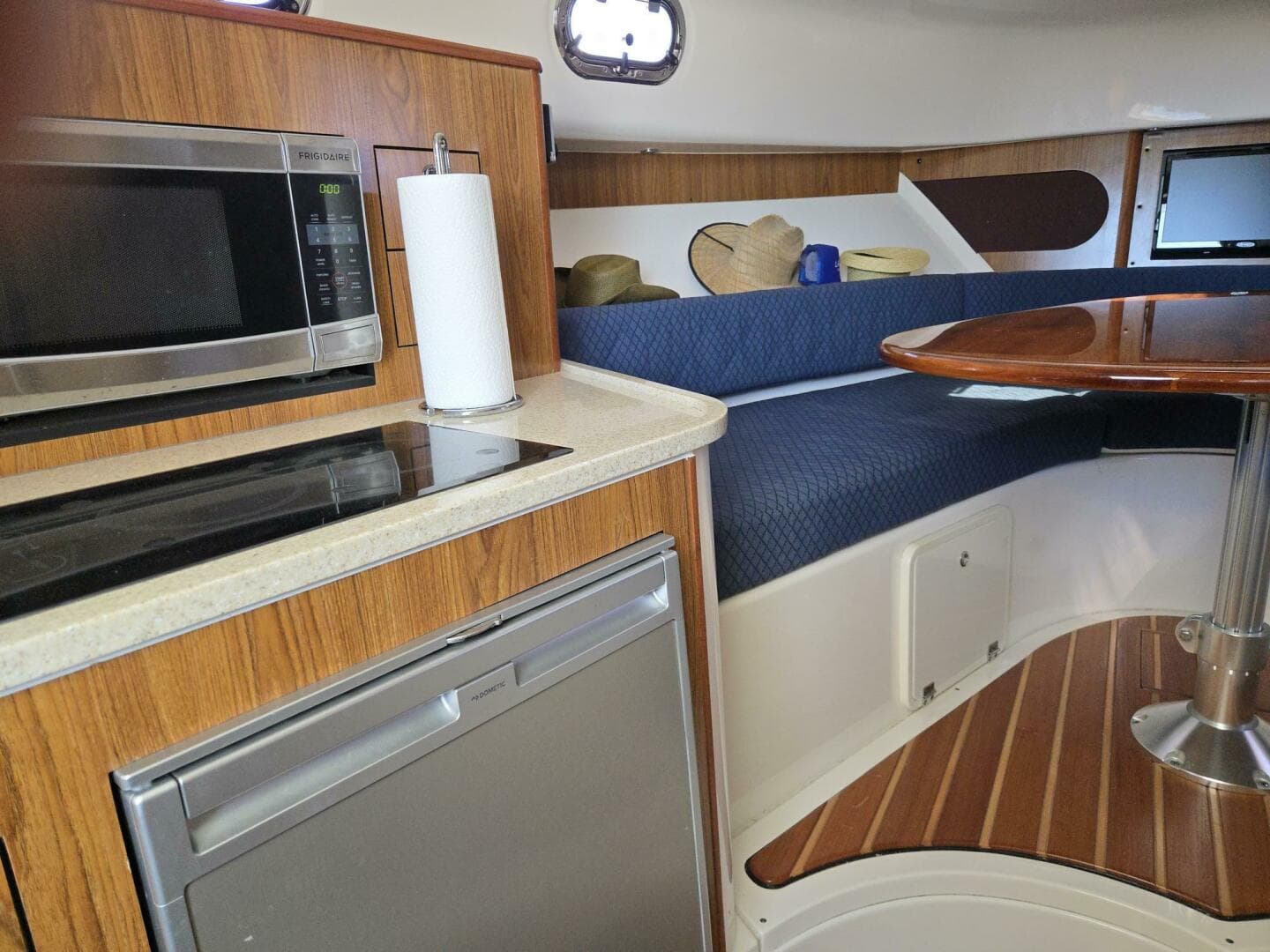 2013 Pursuit 345 Offshore — photo 31