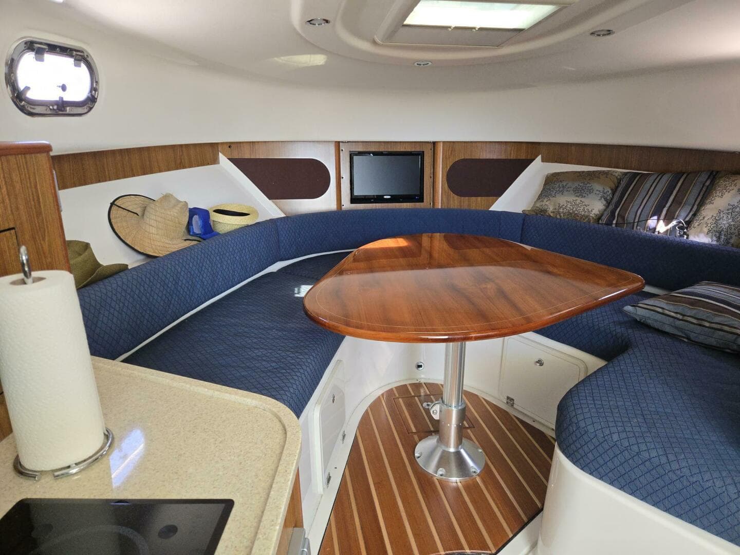 2013 Pursuit 345 Offshore — photo 4