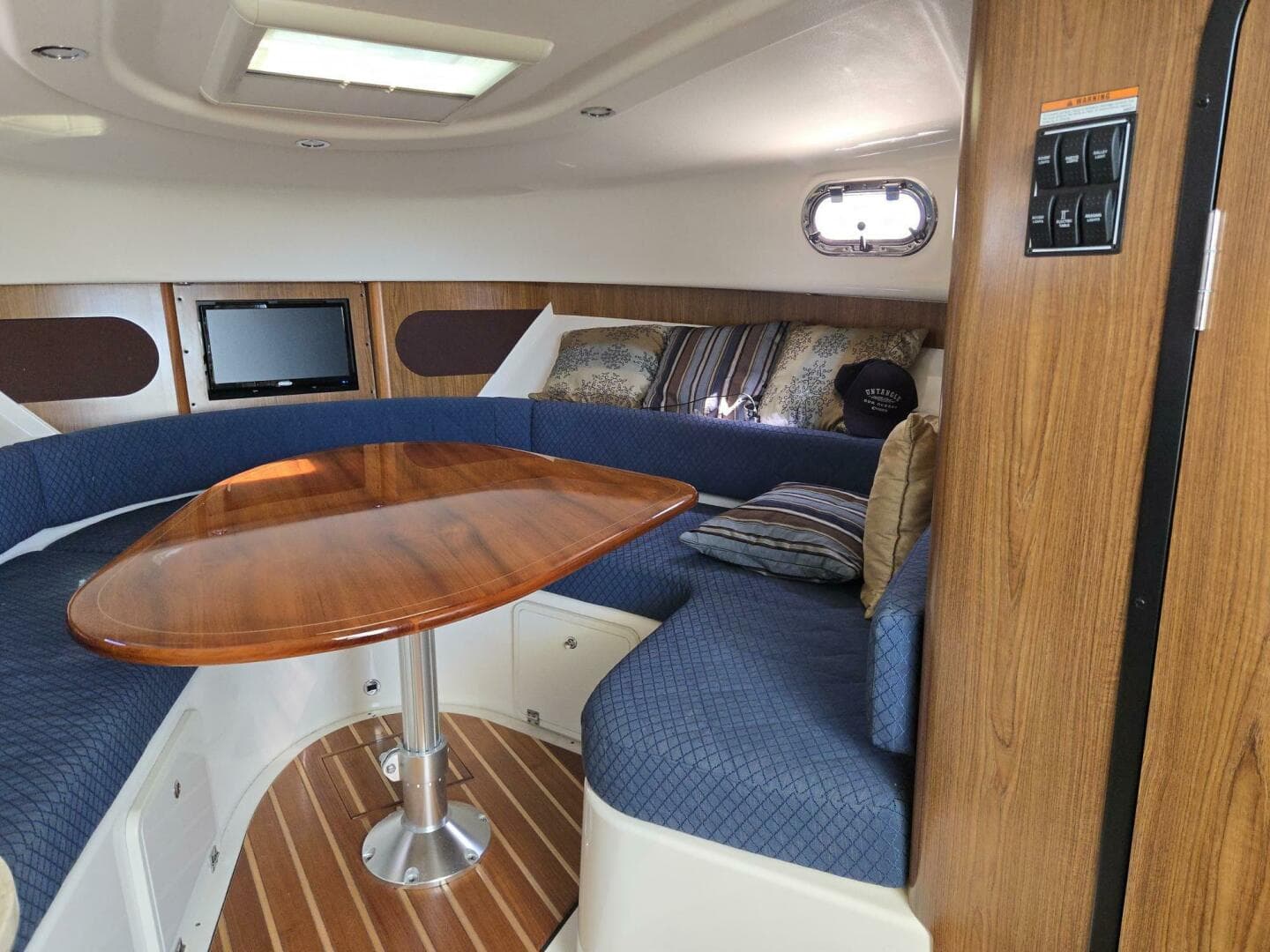 2013 Pursuit 345 Offshore — photo 23