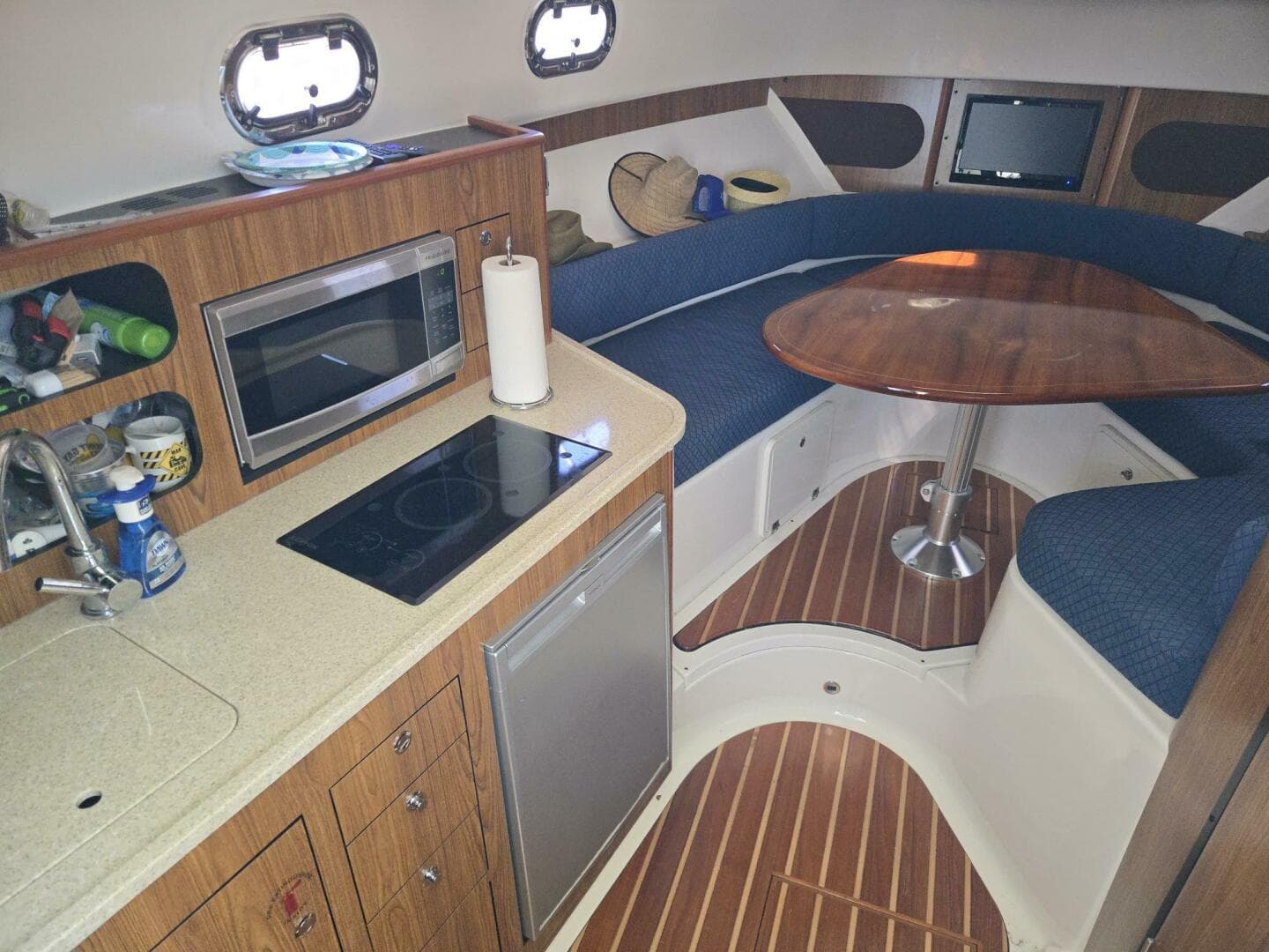 2013 Pursuit 345 Offshore — photo 9