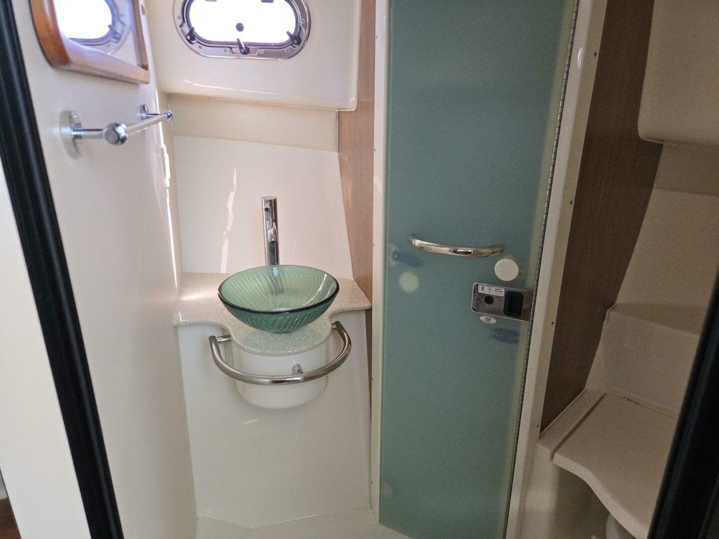 2013 Pursuit 345 Offshore — photo 29