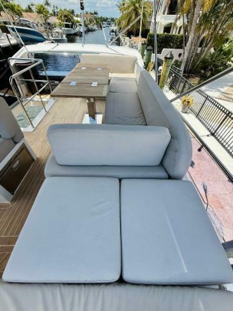 2019 Sealine F430 — photo 16