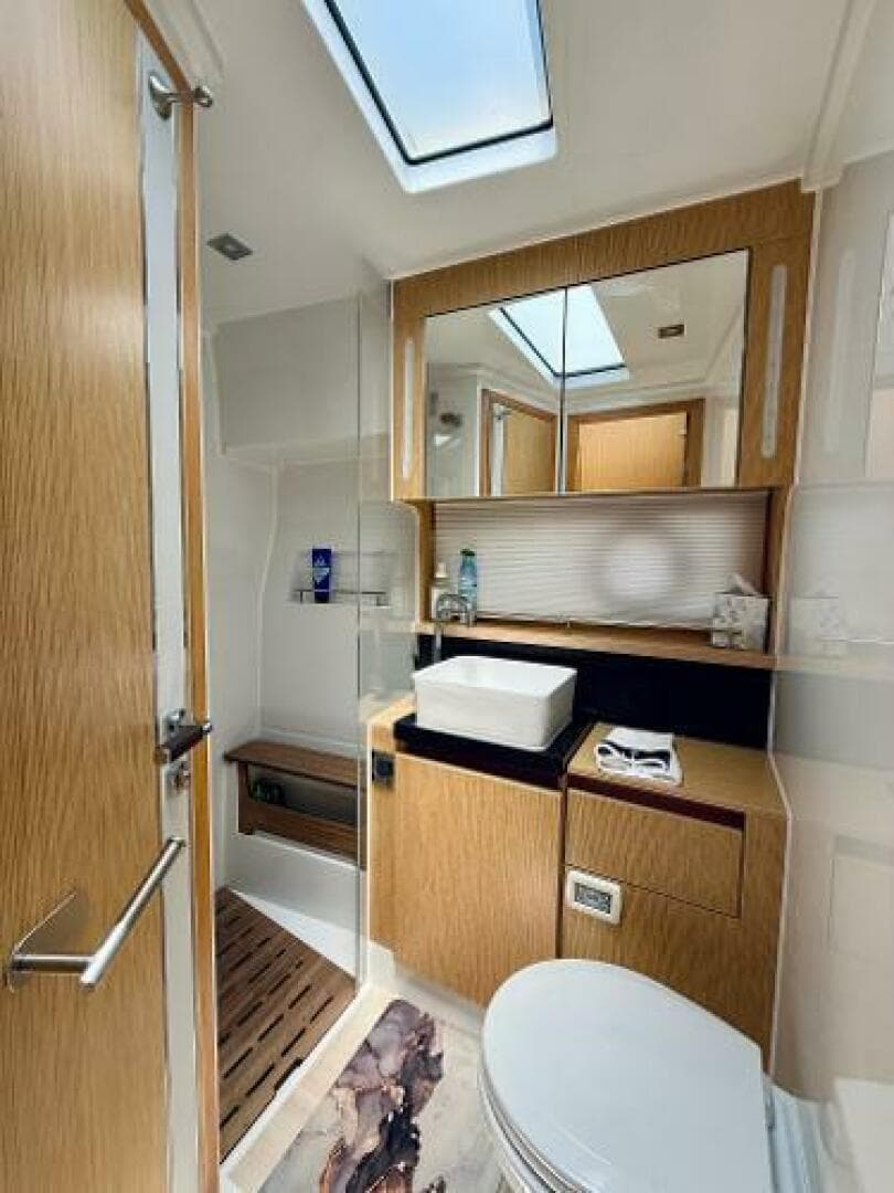 2019 Sealine F430 — photo 29