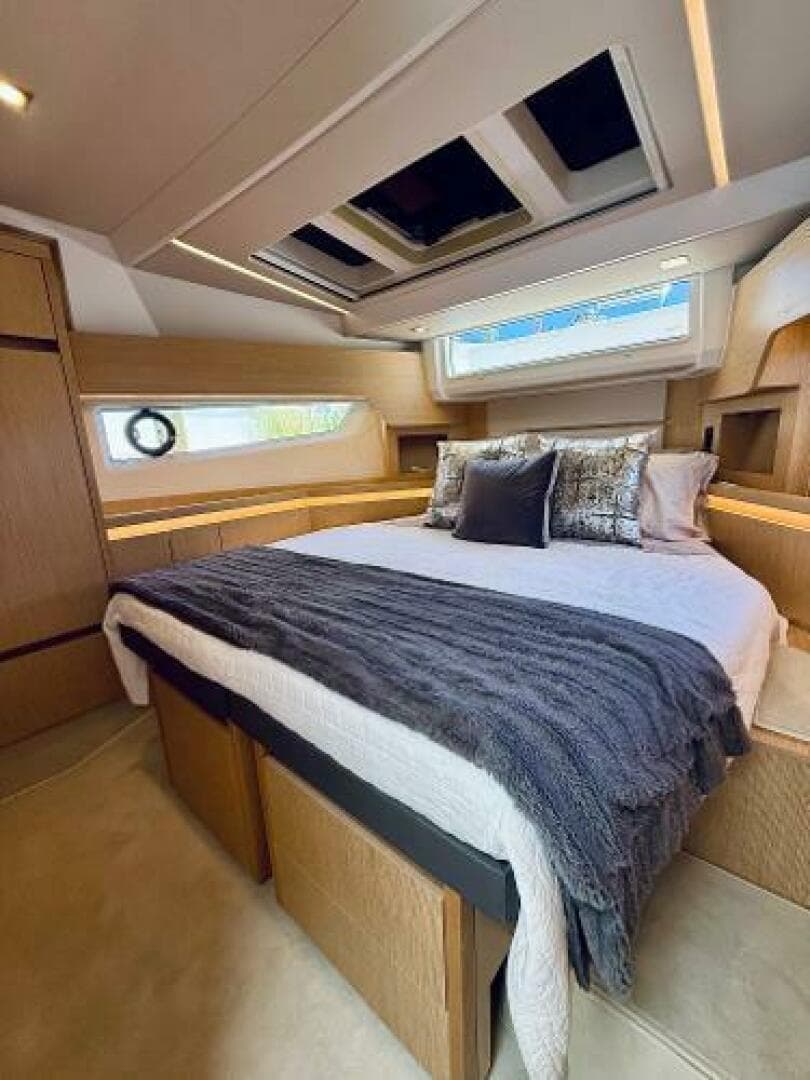 2019 Sealine F430 — photo 30