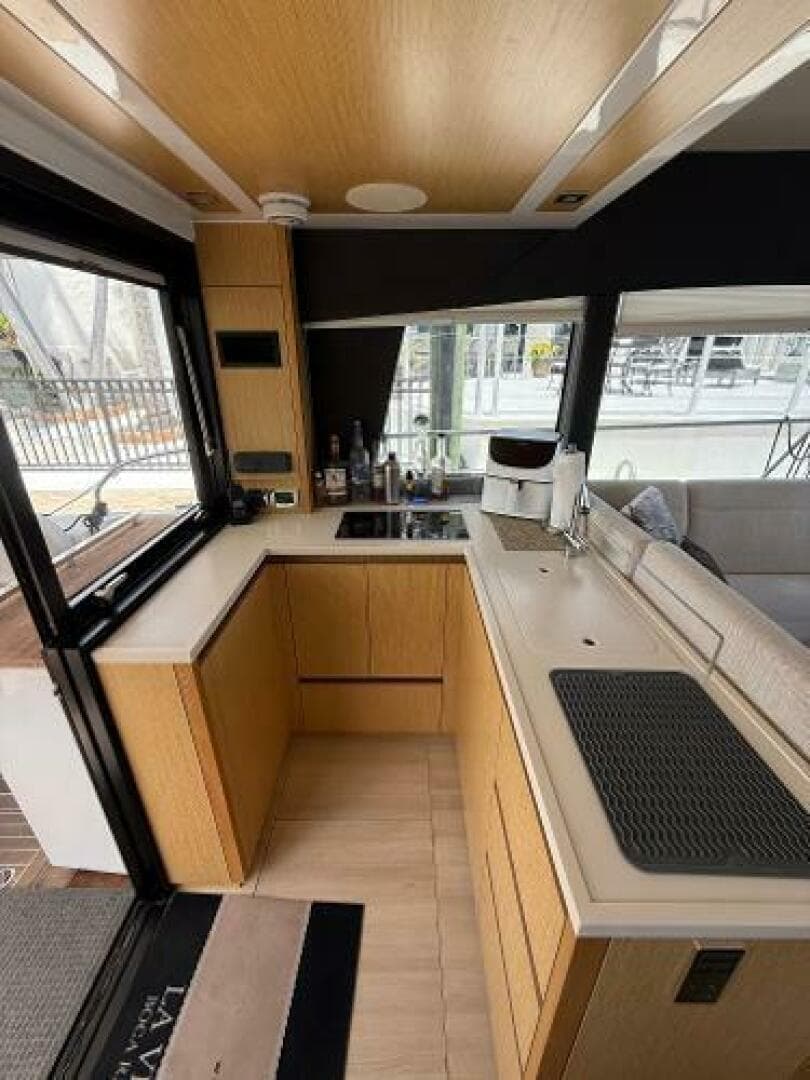 2019 Sealine F430 — photo 55