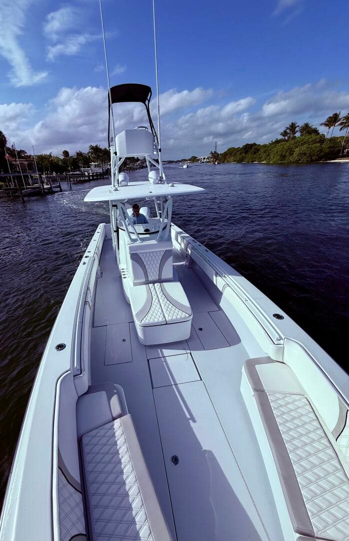 2024 Contender 39 ST — photo 6