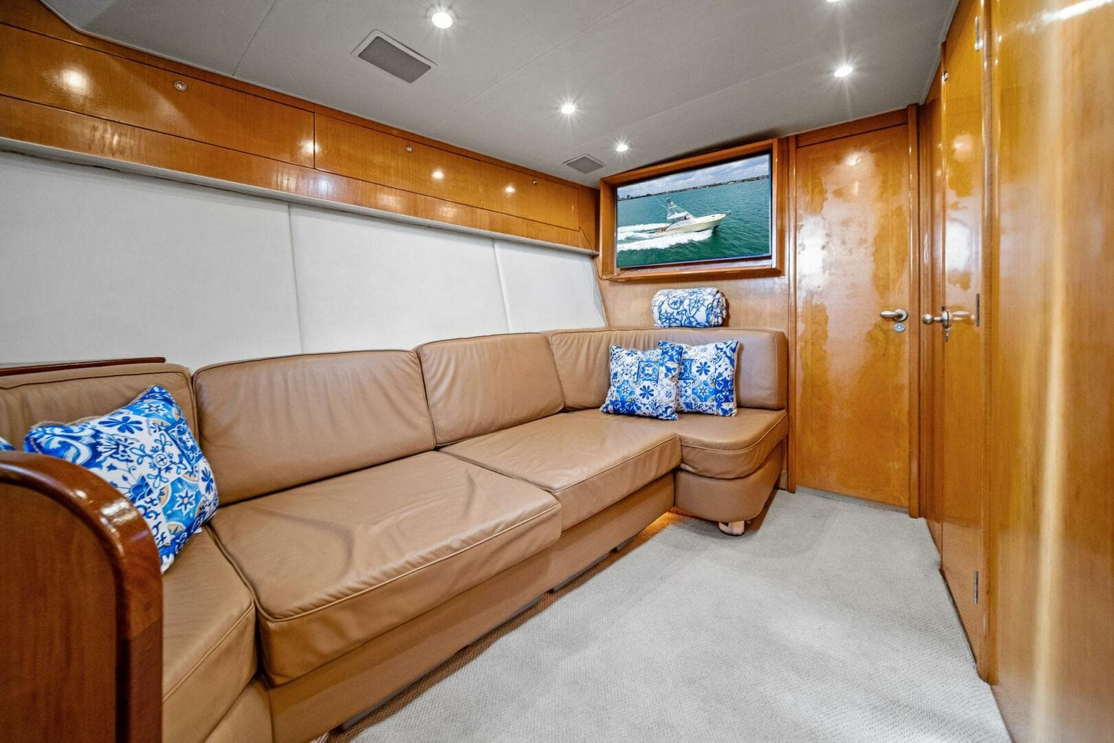 1999 Buddy Davis 52 Express — photo 44