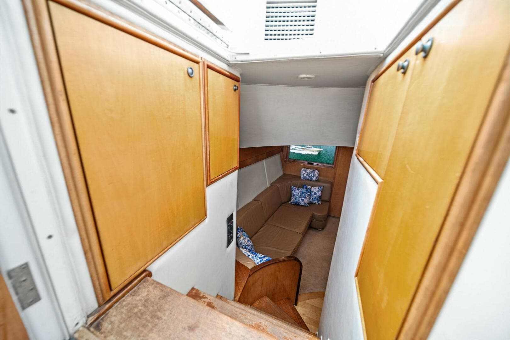 1999 Buddy Davis 52 Express — photo 39