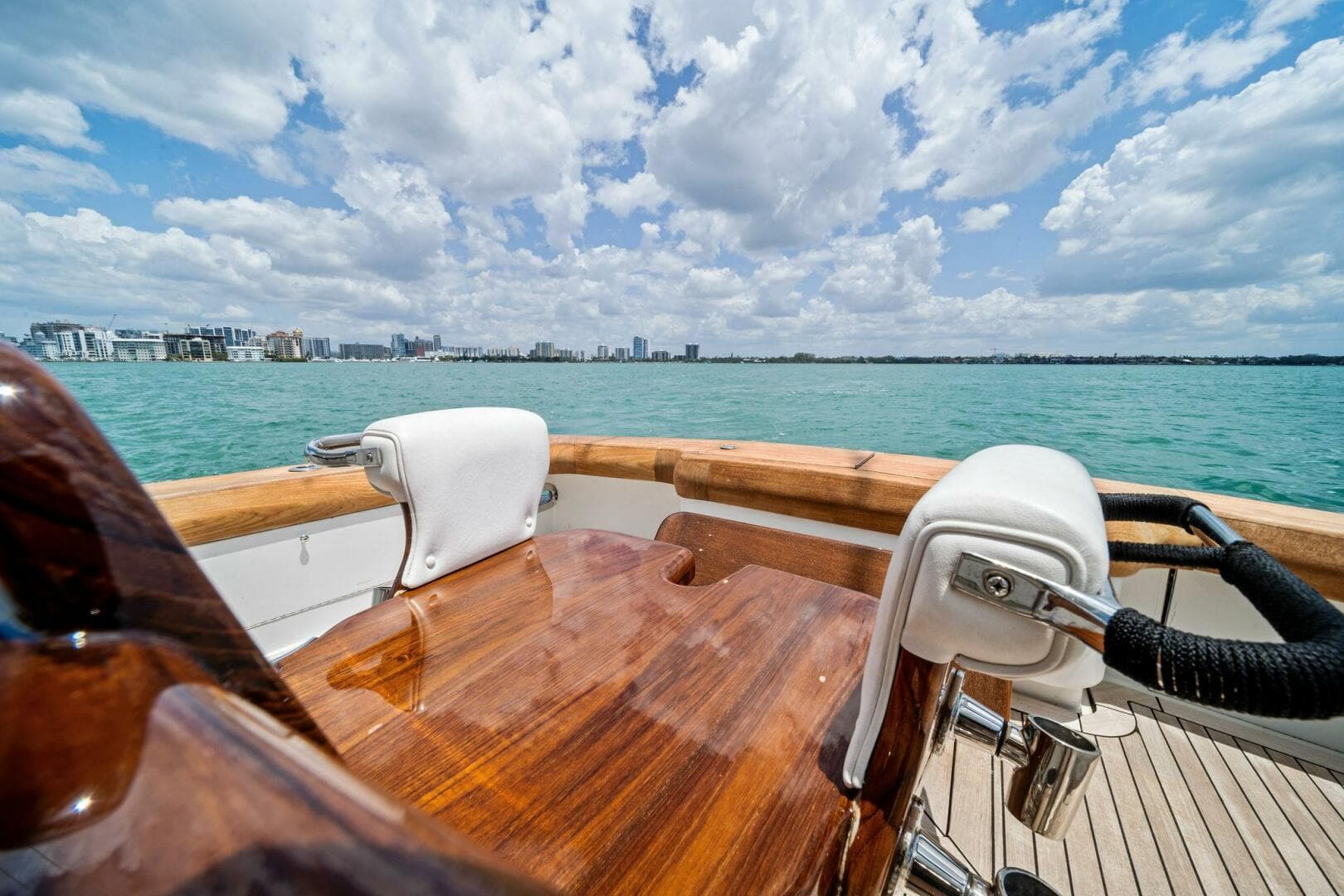 1999 Buddy Davis 52 Express — photo 22