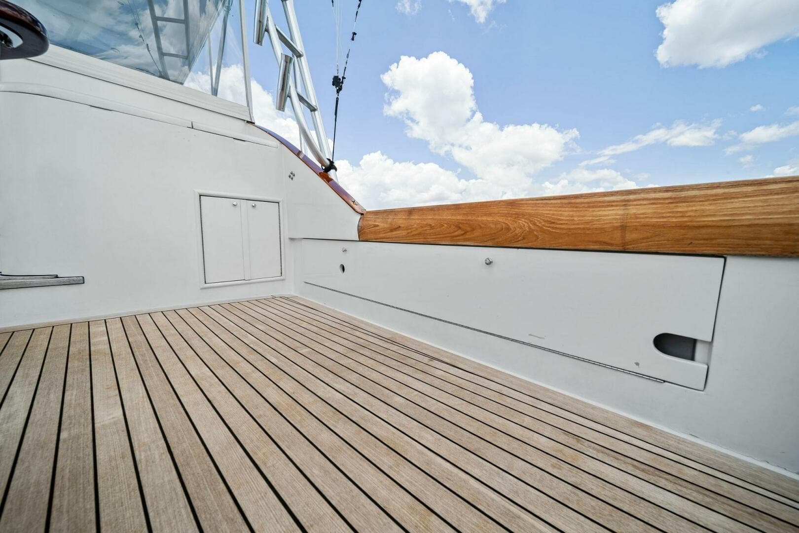 1999 Buddy Davis 52 Express — photo 13