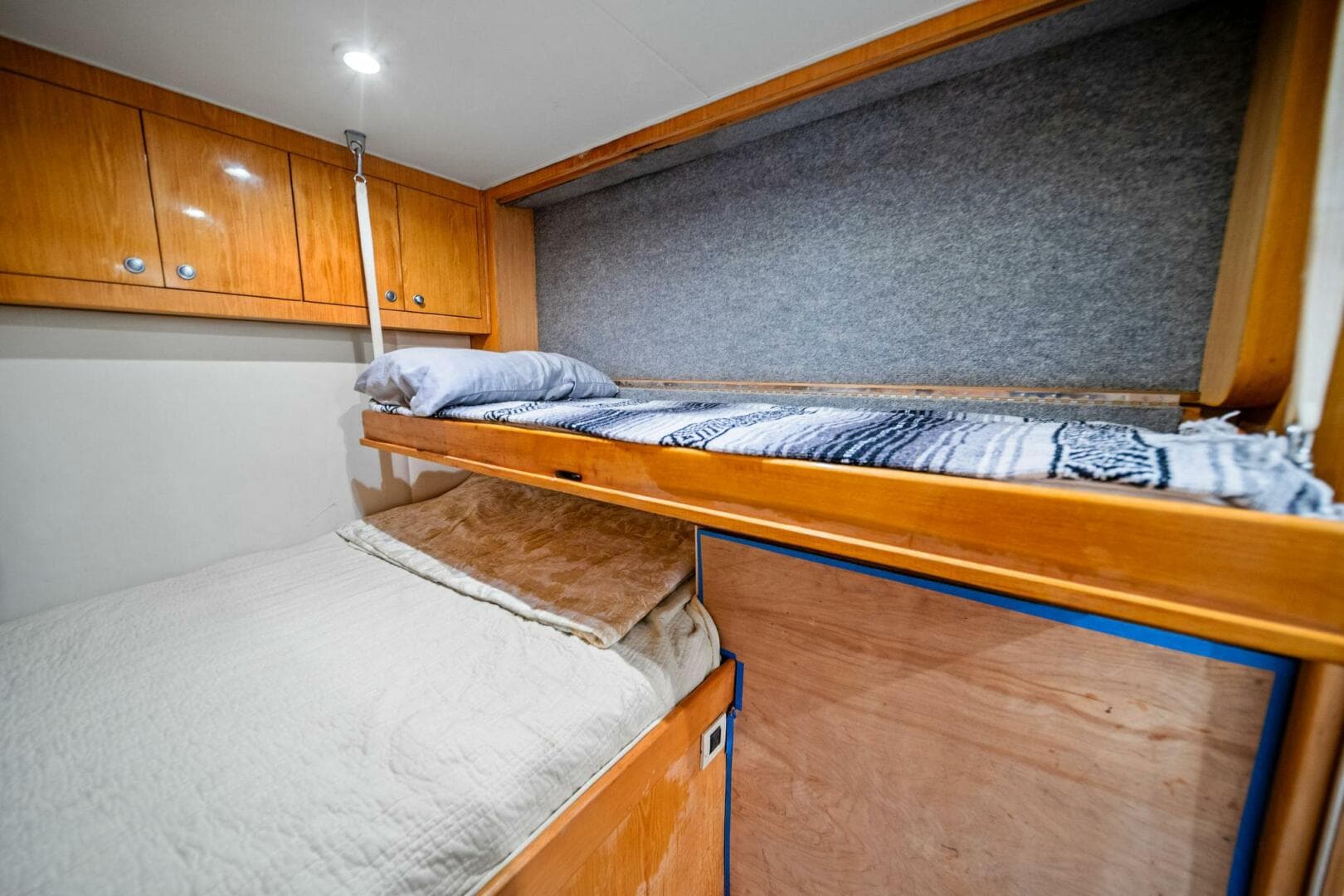 1999 Buddy Davis 52 Express — photo 53