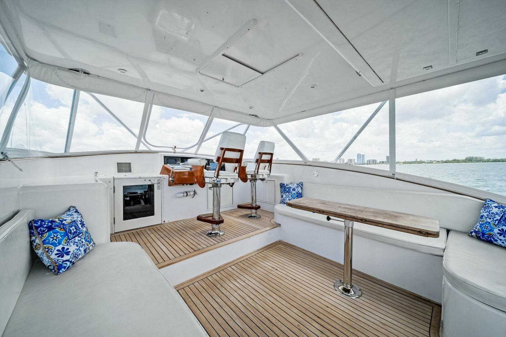 1999 Buddy Davis 52 Express — photo 29