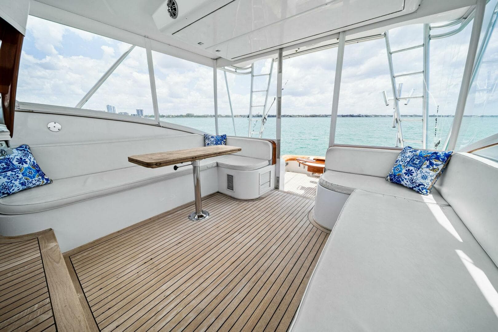 1999 Buddy Davis 52 Express — photo 25