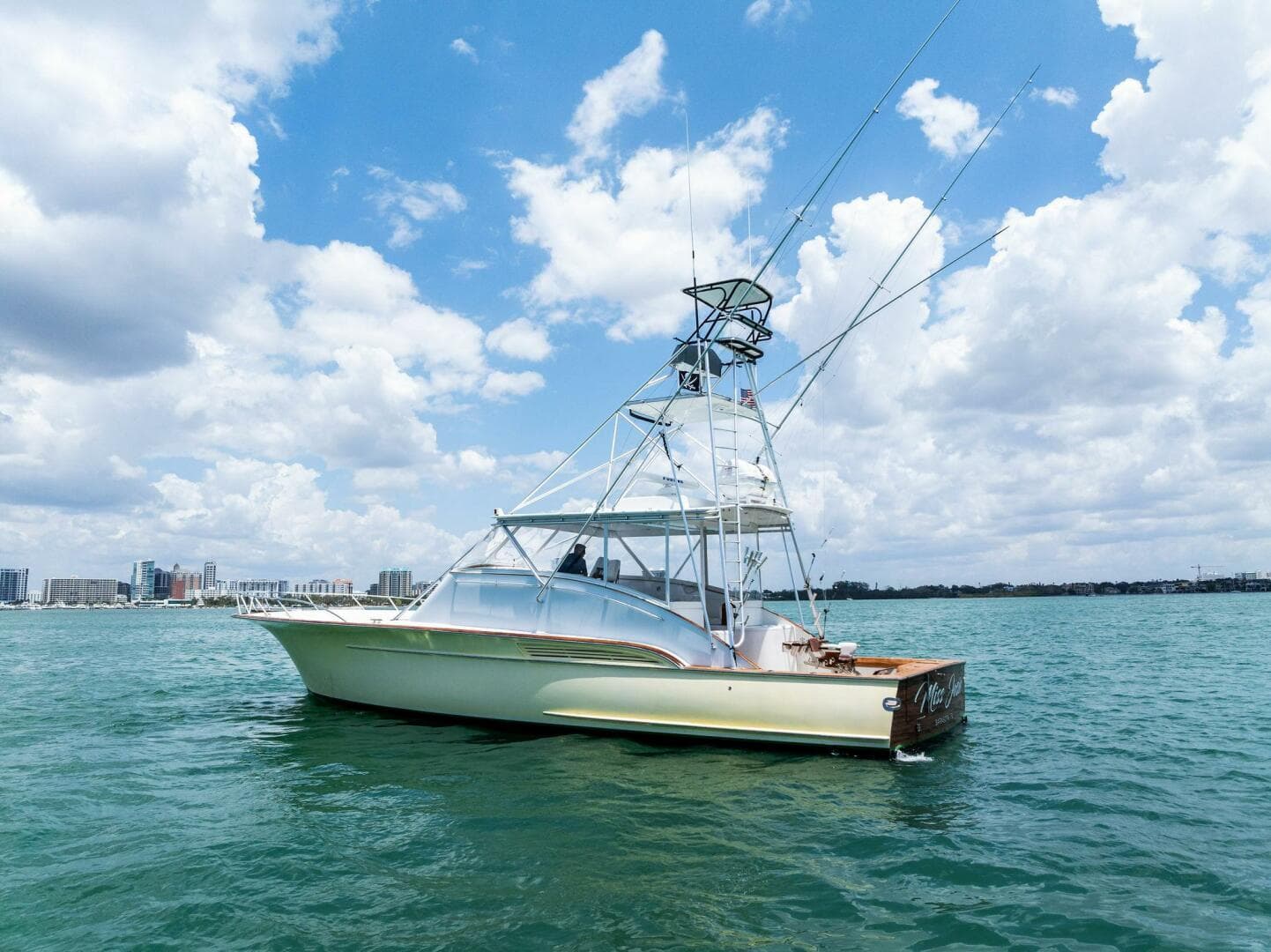 1999 Buddy Davis 52 Express — photo 62