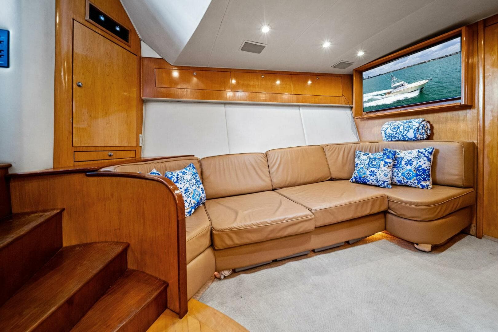 1999 Buddy Davis 52 Express — photo 3