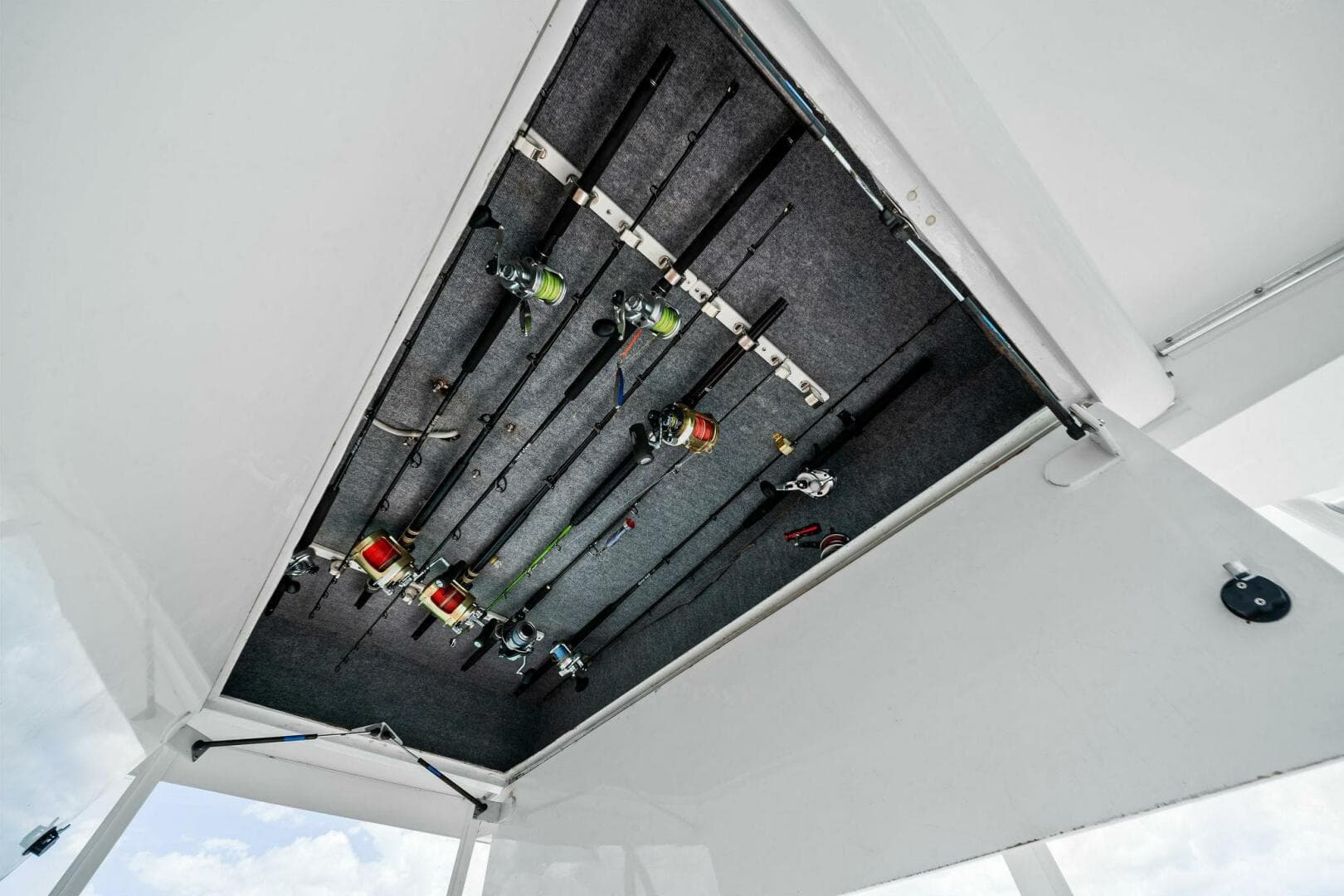 1999 Buddy Davis 52 Express — photo 37