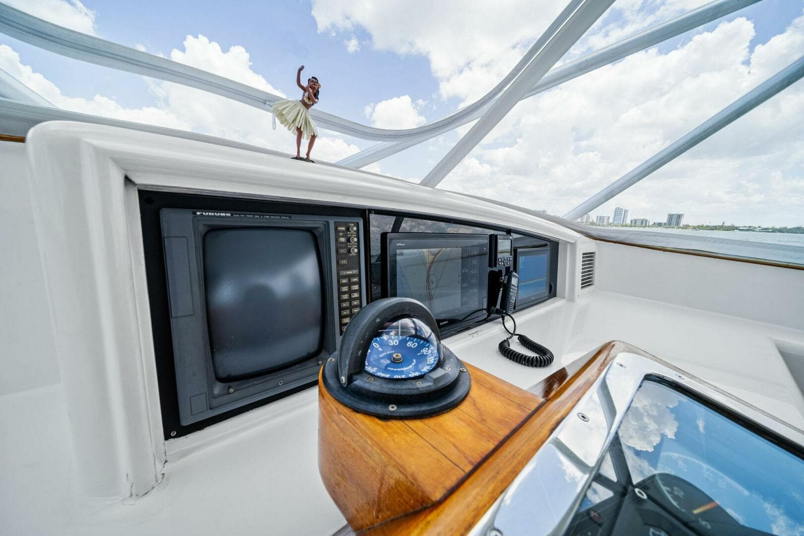 1999 Buddy Davis 52 Express — photo 33