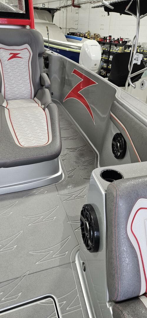 2024 Donzi 39 Vrz — photo 8