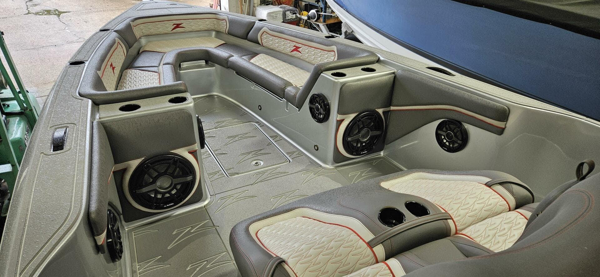 2024 Donzi 39 Vrz — photo 5