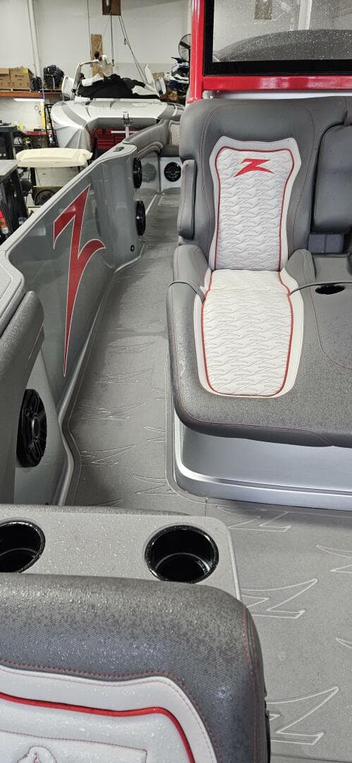 2024 Donzi 39 Vrz — photo 7