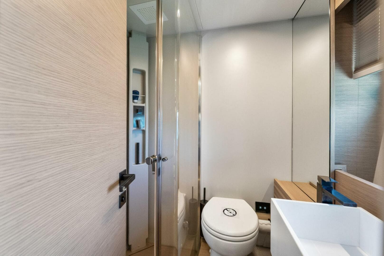 2023 Ferretti Yachts 670 — photo 57