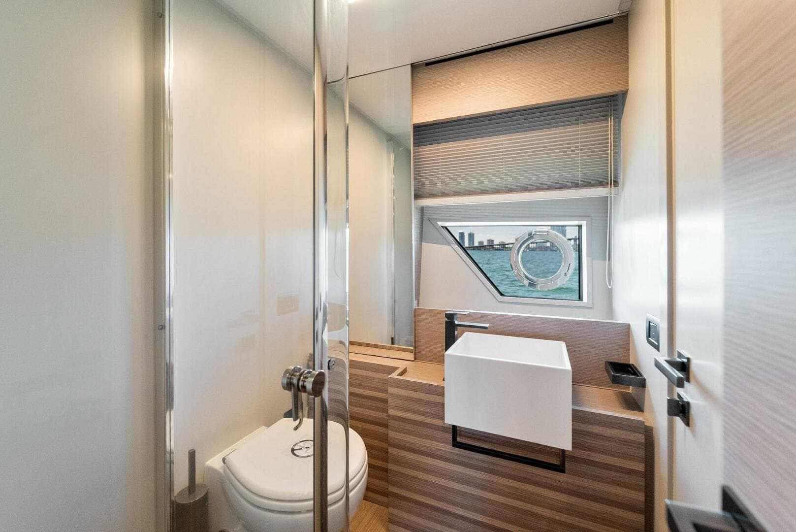 2023 Ferretti Yachts 670 — photo 58