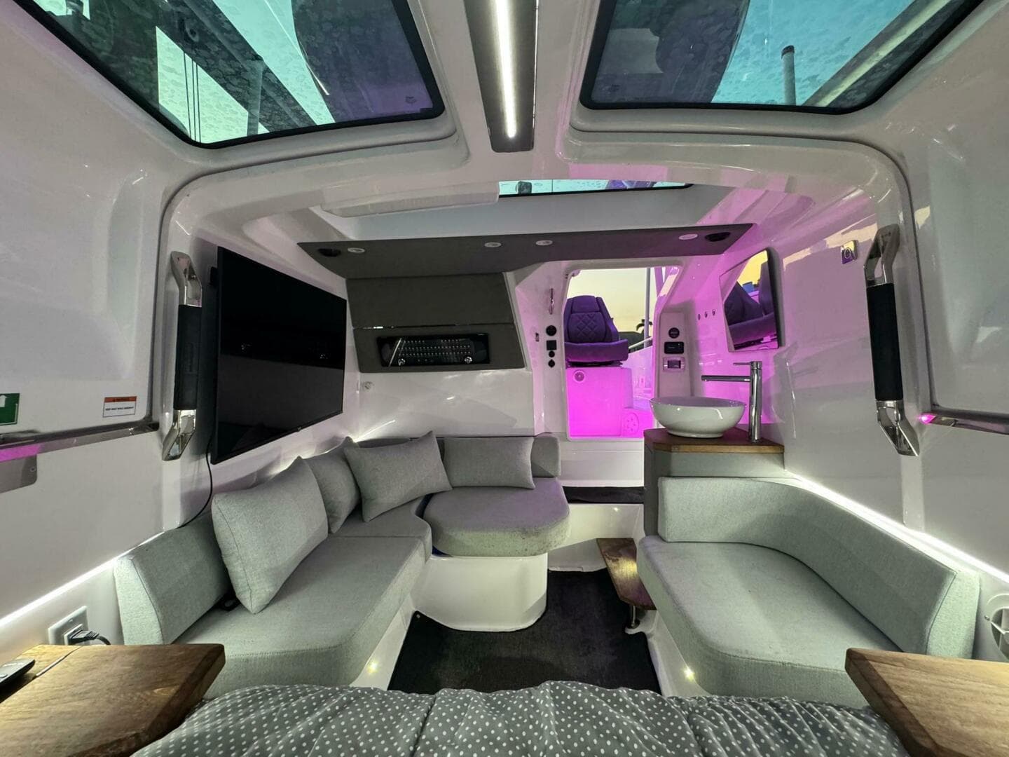 2025 Axopar 37 Sun Top — photo 32