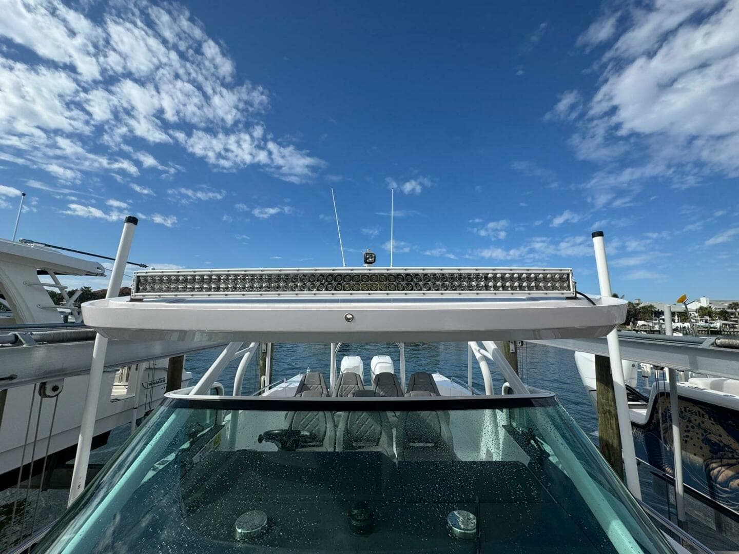 2025 Axopar 37 Sun Top — photo 21