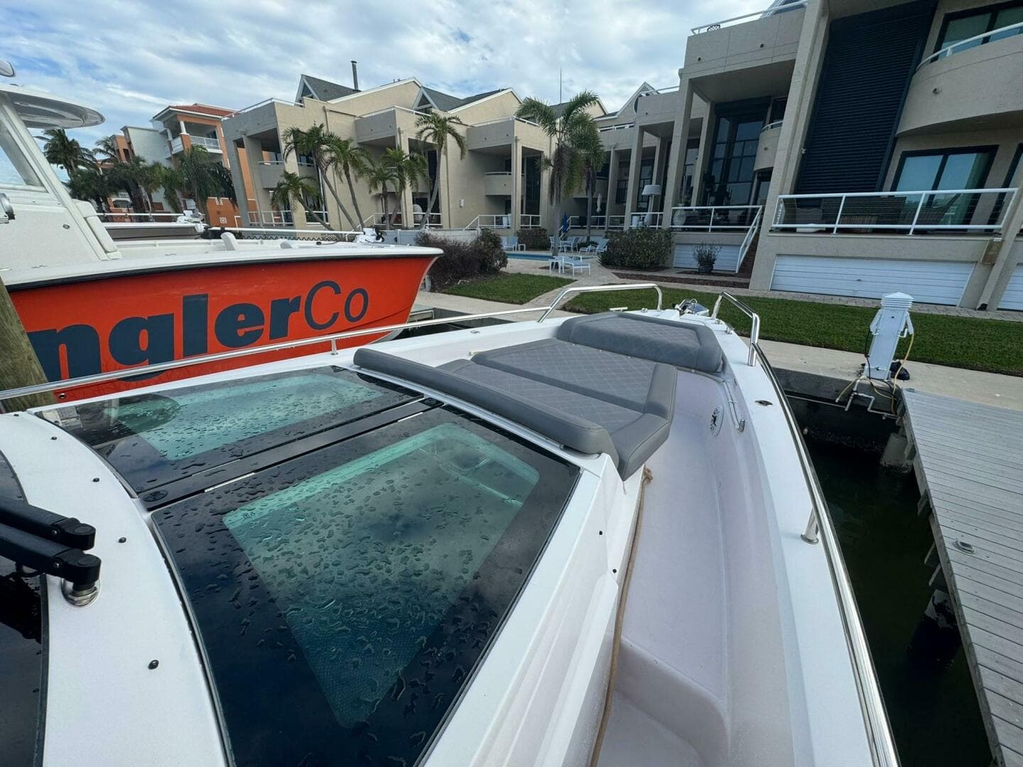 2025 Axopar 37 Sun Top — photo 16