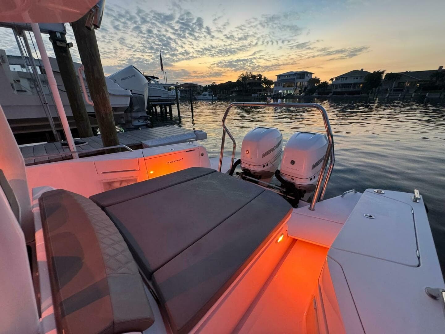 2025 Axopar 37 Sun Top — photo 37