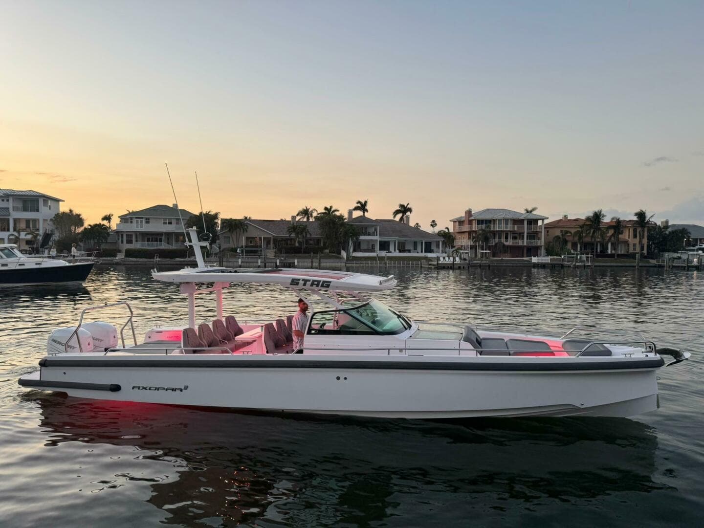 2025 Axopar 37 Sun Top — photo 3