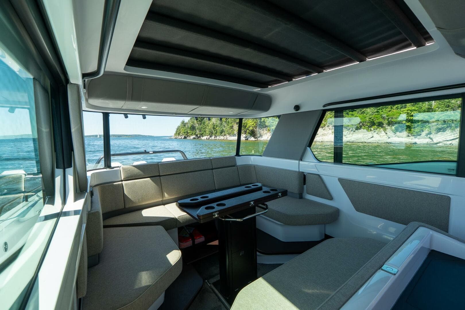 2025 Axopar Cross Cabin — photo 41