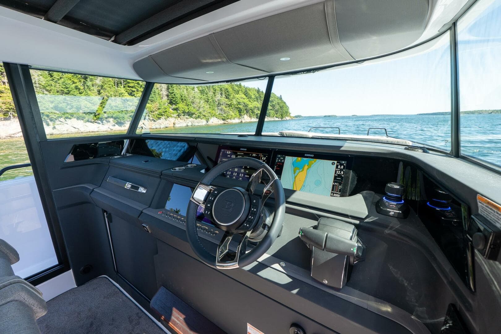 2025 Axopar Cross Cabin — photo 42